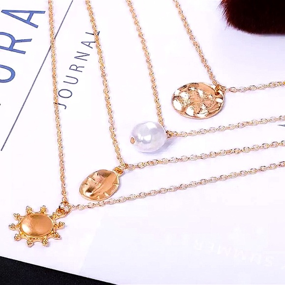 ⚜️[𝟯/$𝟮𝟴]⚜️4 Layered Gold Statement Choker NEW - Picture 2 of 9